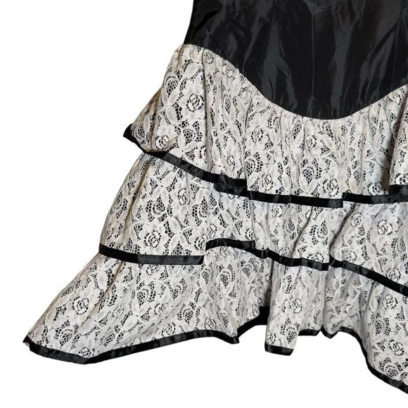 Vintage Betsey Johnson Strapless Lacy‎ Tiered Dress Gothic Lolita Sz 10 - Picture 3 of 8
